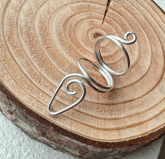 The Tulip swan neck ring splint, handmade by Evergreen Ring Splints