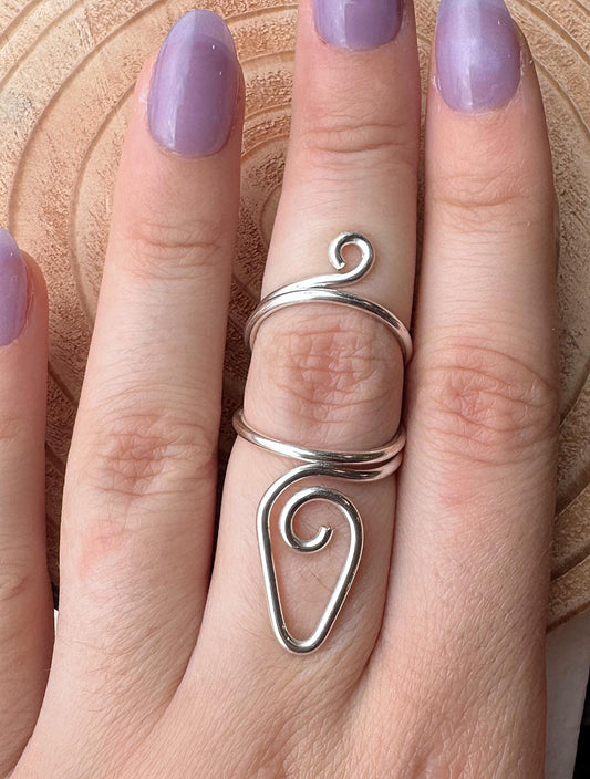 The Tulip swan neck ring splint, handmade by Evergreen Ring Splints