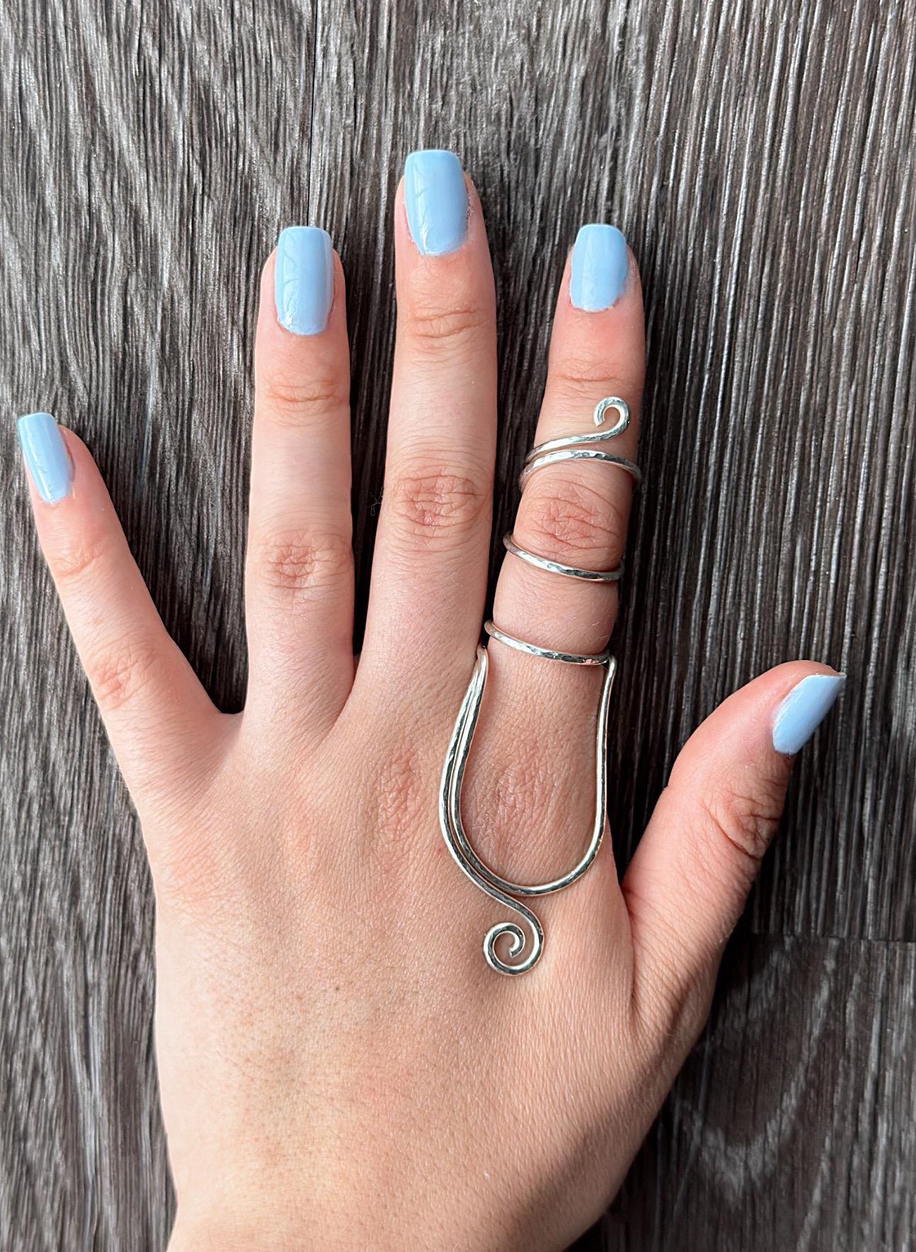 The Zinnia hammered MCP and PIP ring splint, handmade by Evergreen Ring Splints