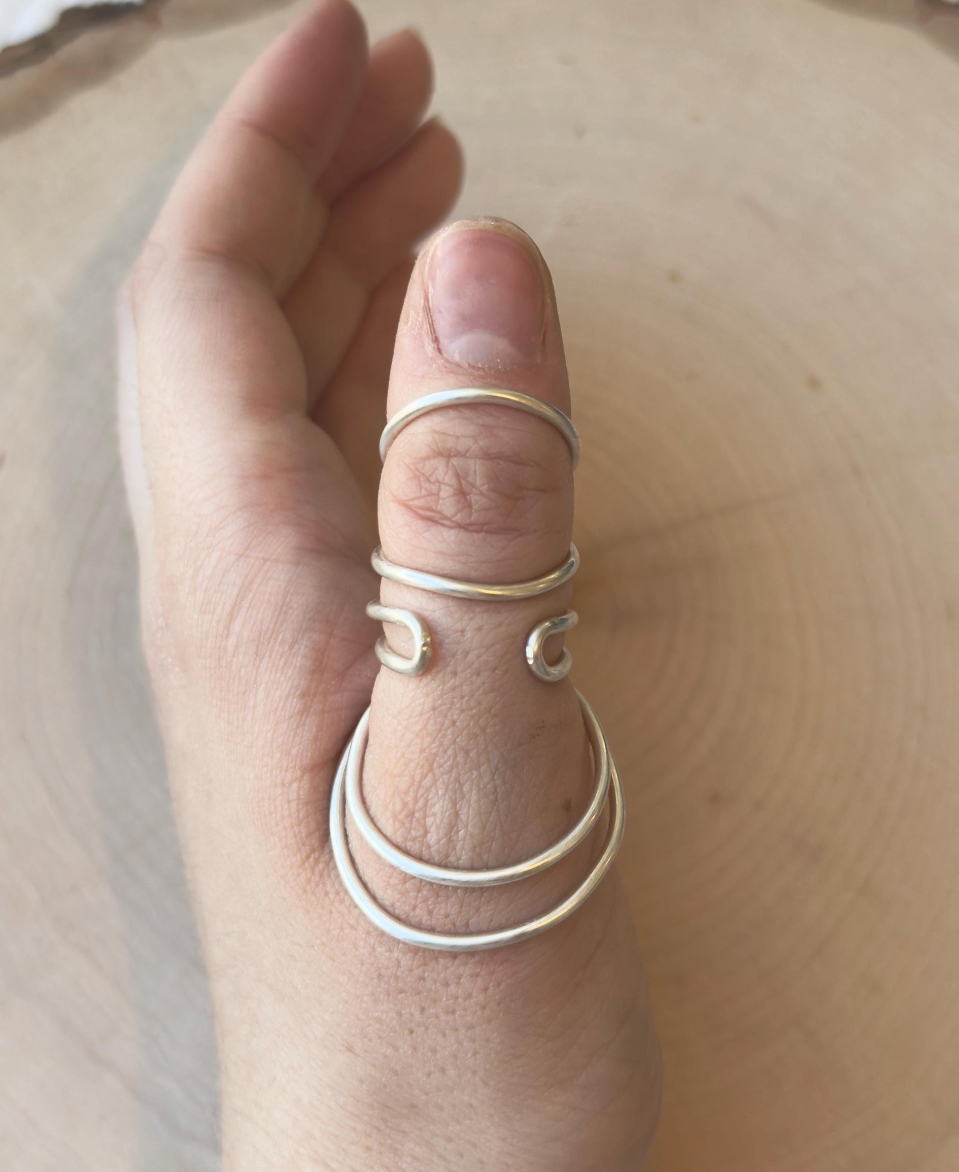 MCP thumb ring splint with lateral supports, handmade by Evergreen Ring Splints
