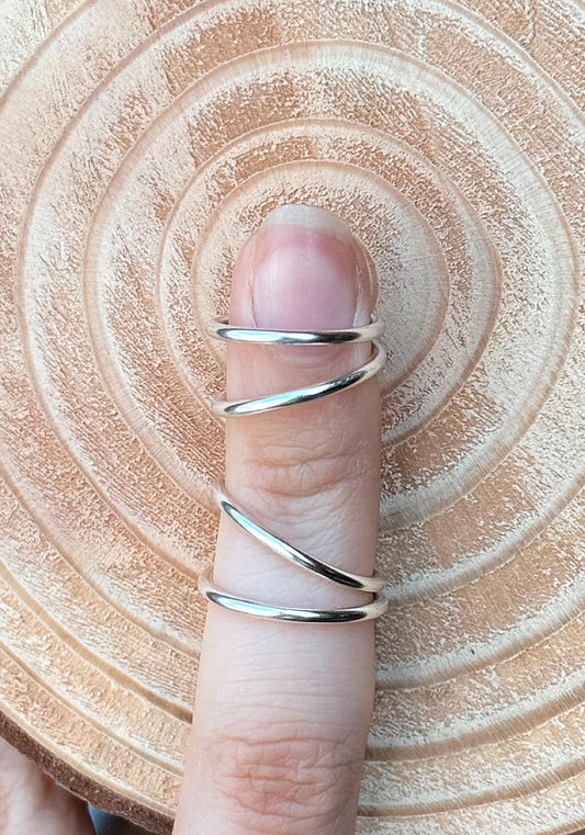 The Elm extra support lateral deviation ring splint, handmade by Evergreen Ring Splints