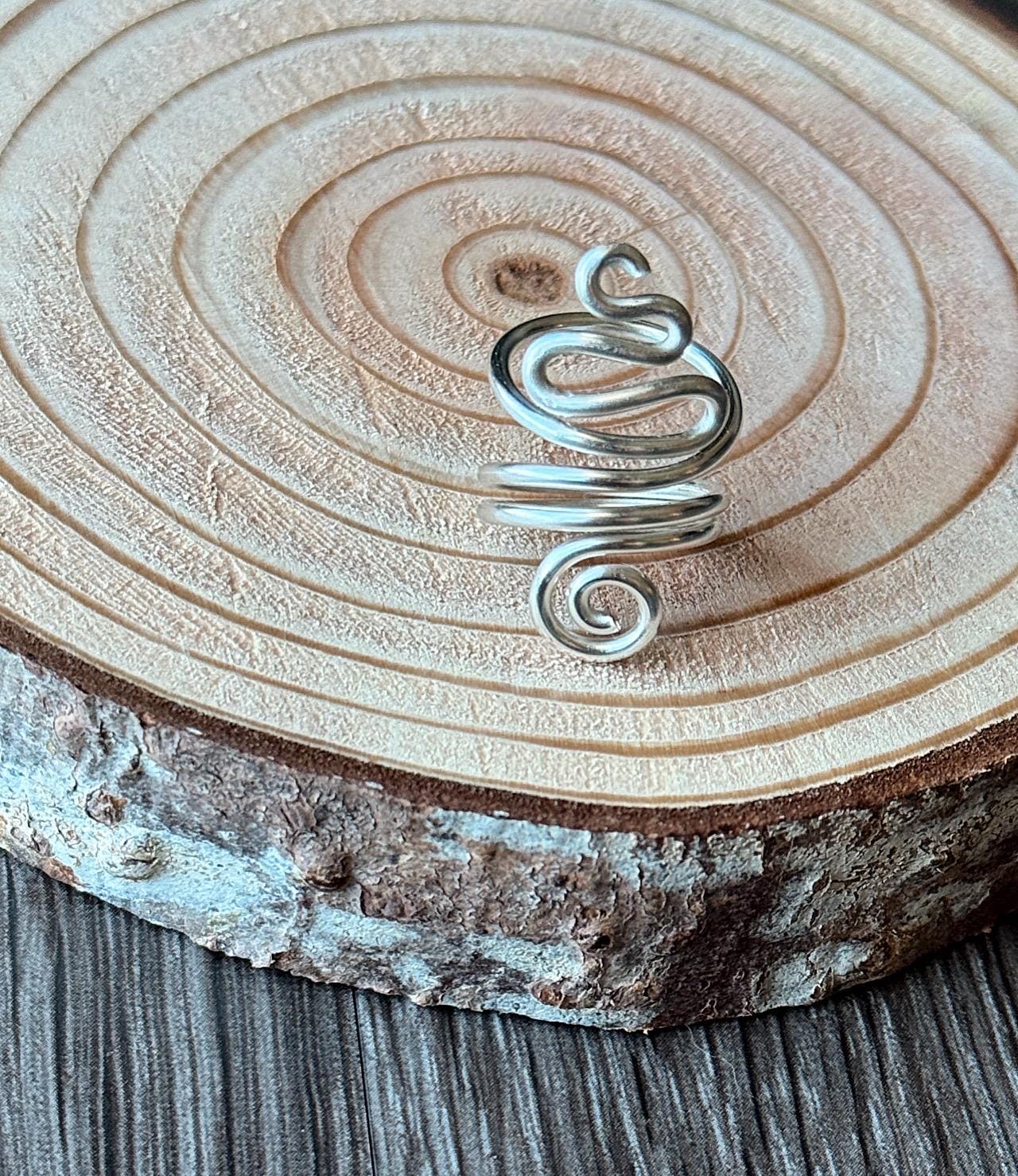 The Wisteria mallet ring splint, handmade by Evergreen Ring Splints