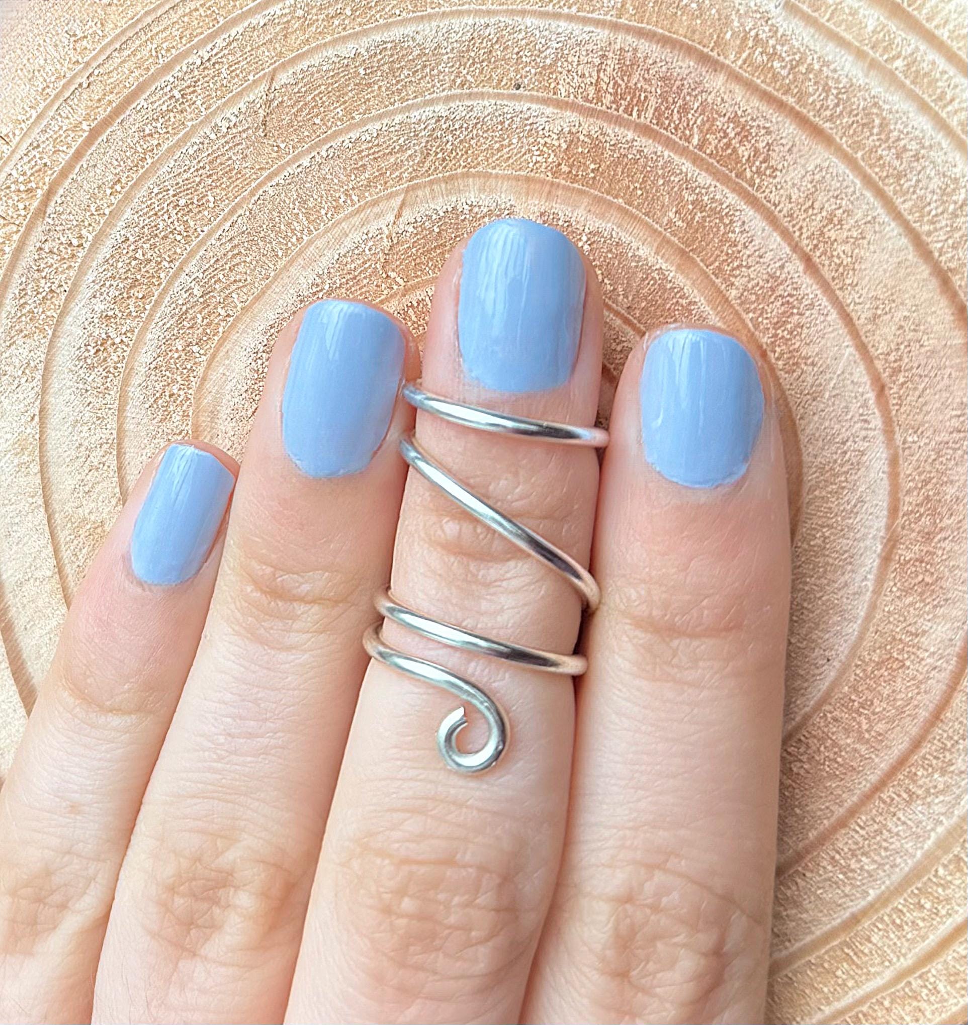The Ivy mallet ring splint, handmade by Evergreen Ring Splints