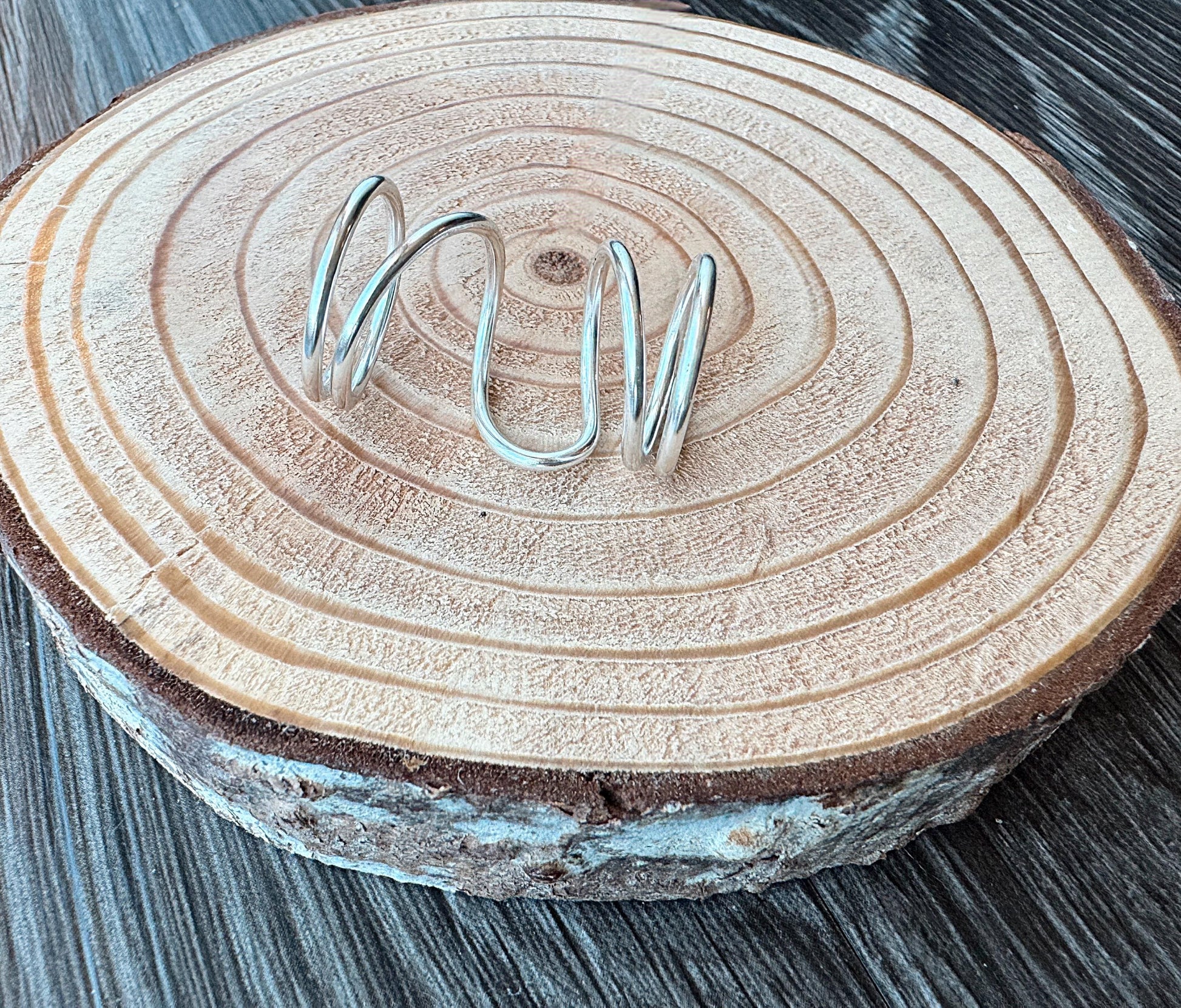 The Elm extra support lateral deviation ring splint, handmade by Evergreen Ring Splints