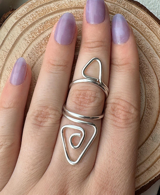 The Foxtail swan neck ring splint, handmade by Evergreen Ring Splints