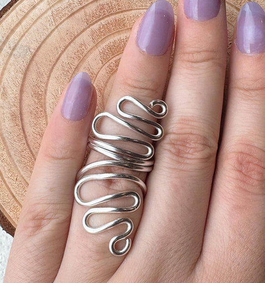 The Willow decorative mallet ring splint, handmade by Evergreen Ring Splints